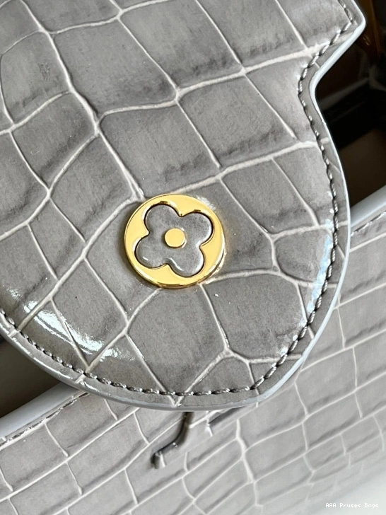 AAA Replica Ru LOUIS BB CAPUCINES VUITTON 0802